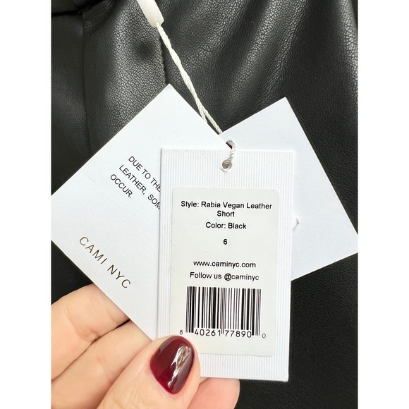 NWT Cami NYC Pleated Front Rabia Vegan Leather Short Black Women's Size 6 - Picture 5 of 7